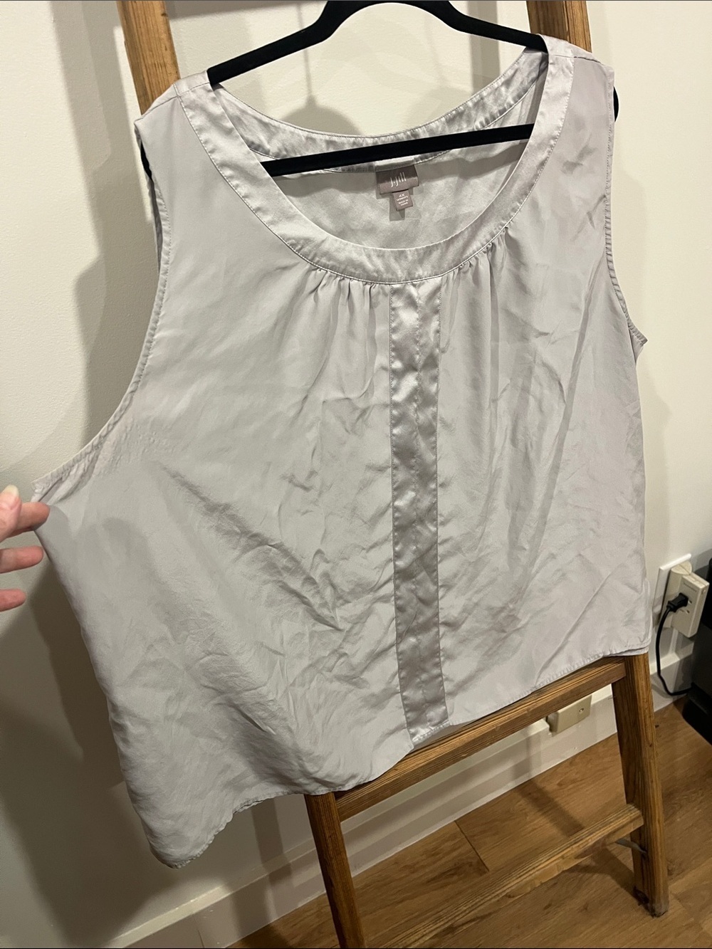 J Jill Silk Sleeveless Blouse - Picture 2 of 5